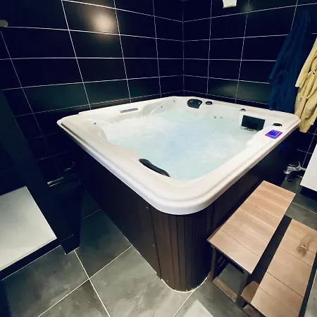 Escapade Romantique - Jacuzzi Et Parking Prive - 002 Apartment
