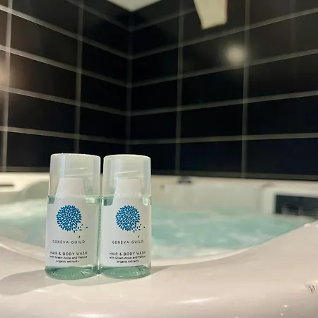 Apartment Escapade Romantique - Jacuzzi Et Parking Prive - 002 *