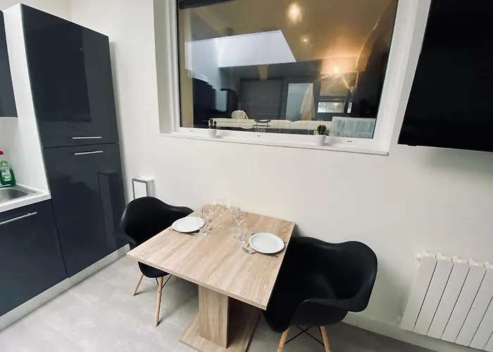 Apartment Escapade Romantique - Jacuzzi Et Parking Prive - 002 Rouen