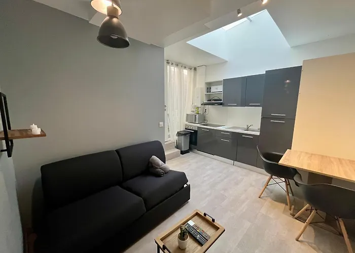 Escapade Romantique - Jacuzzi Et Parking Prive - 002